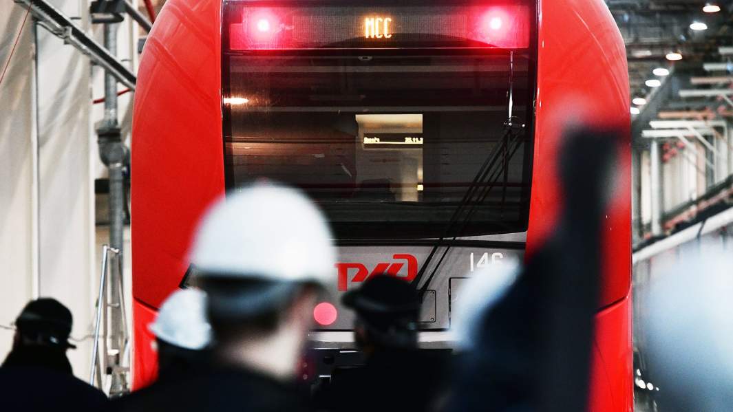 «Ласточка», работники завода