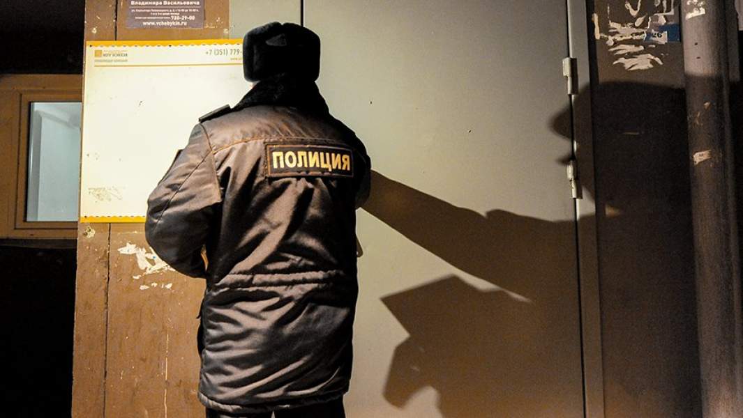 участковый полиция дверь