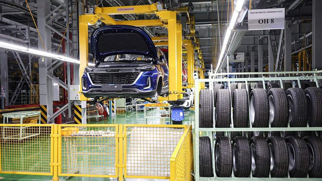 Сборка кроссовера BAIC X35 на территории автомобилестроительного завода «Автотор» в Калининграде 