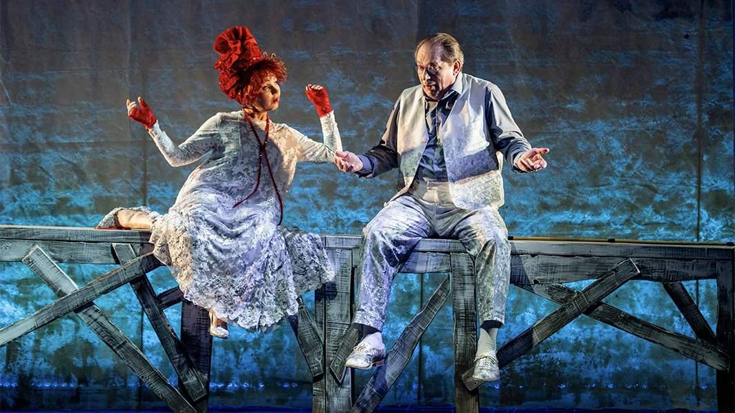 Сцена из спектакля «СтароМодная комедия»