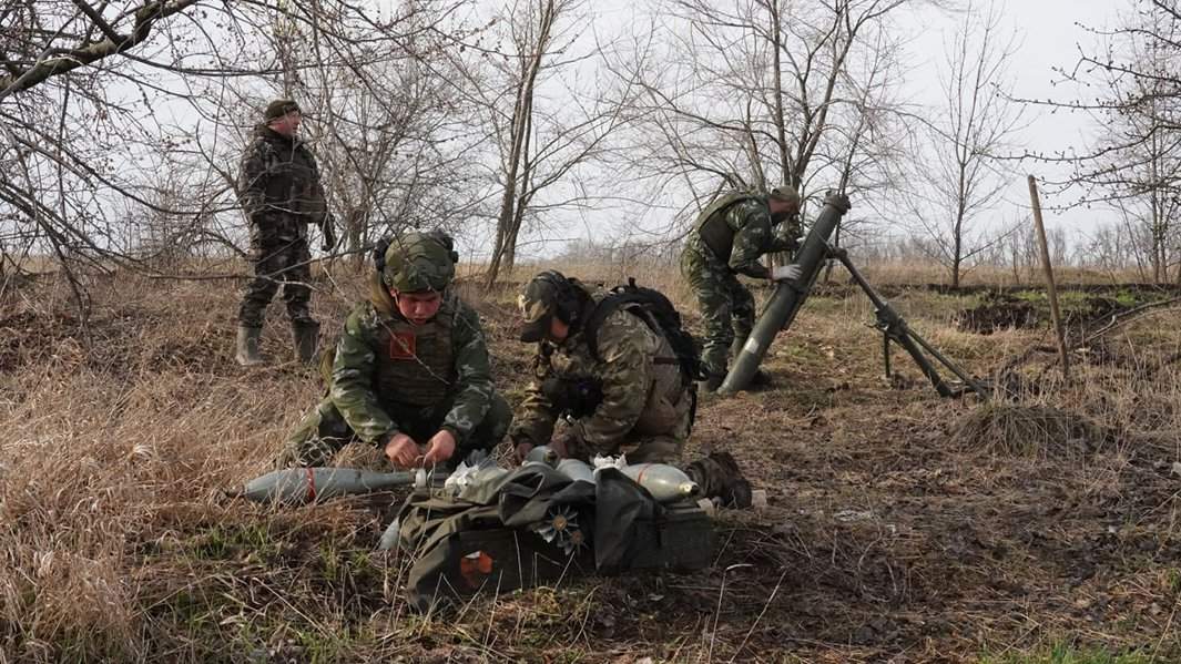 Снарядные - слева Орех, справа Пашка Креветка