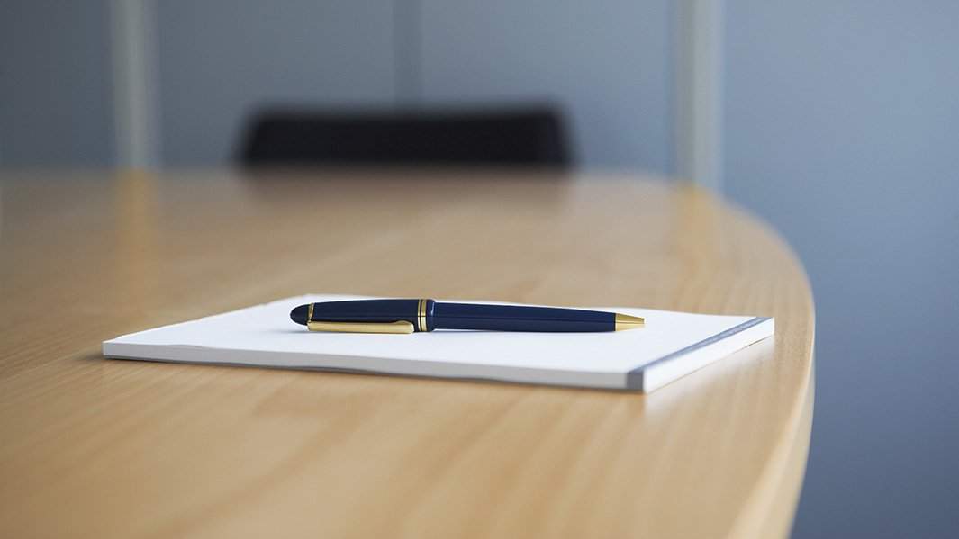 Ручка, блокнот