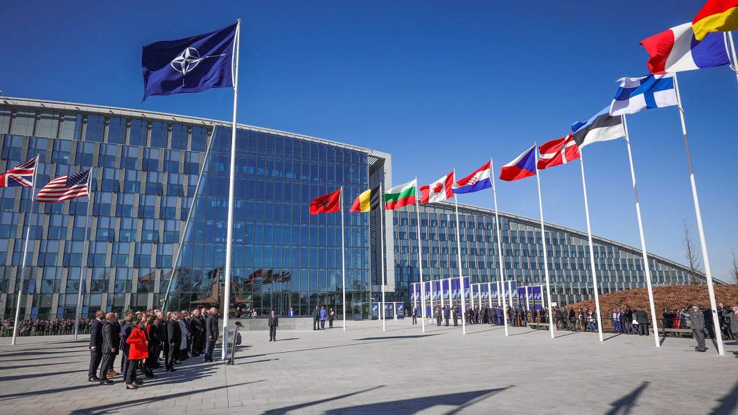 НАТО флаги