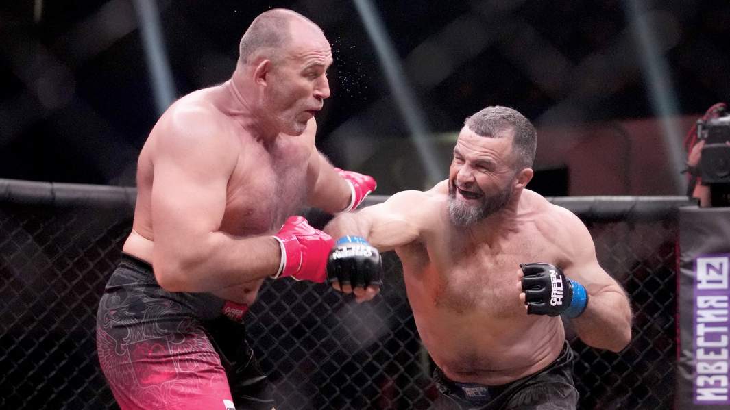 Алексей Олейник против Оли Томпсона