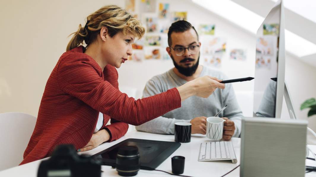 Дизайнеры обсуждают проект