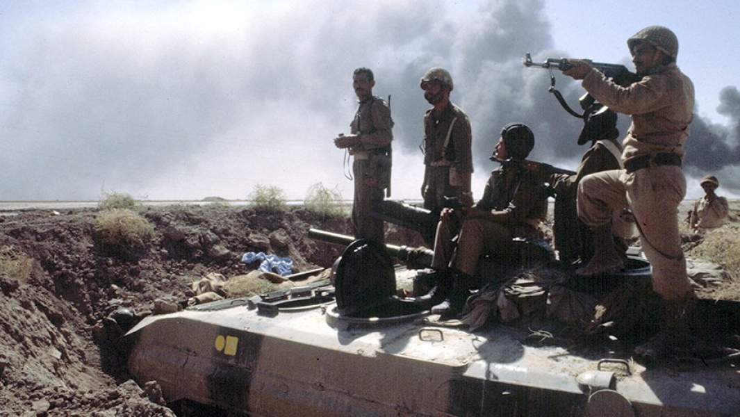 Солдаты армии Ирака на захваченном иранском пограничном посту во время войны 1980 года