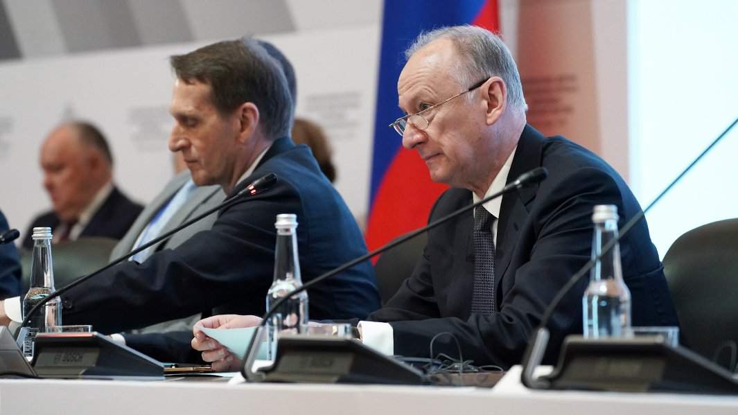 Директор Службы внешней разведки РФ Сергей Нарышкин и секретарь Совета безопасности РФ Николай Патрушев