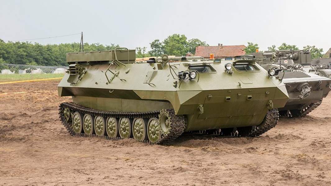 Легкобронированный гусеничный тягач МТ-ЛБу