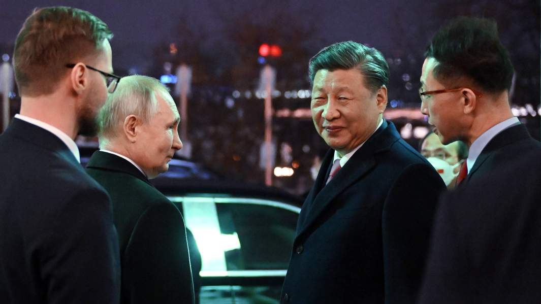 Президент РФ Владимир Путин и председатель КНР Си Цзиньпин после окончания российско-китайских переговоров в Москве