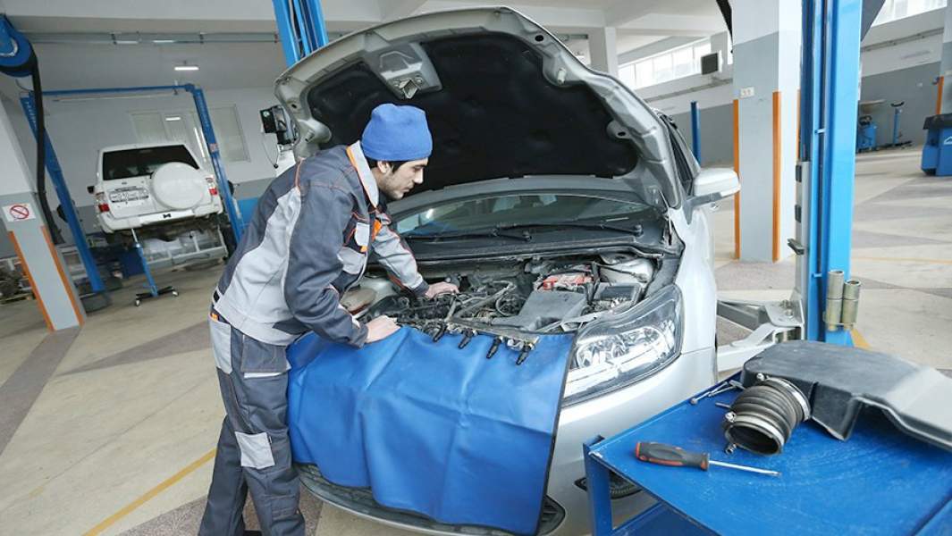 автомеханик автомобиль