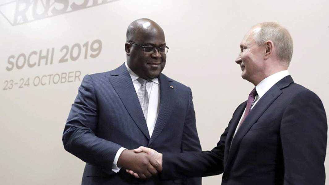 Президент РФ Владимир Путин и президент Демократической Республики Конго Феликс Антуан Чисекеди Чиломбо во время встречи в рамках Саммита Россия-Африка в Парке науки и искусства «Сириус». 2019 год