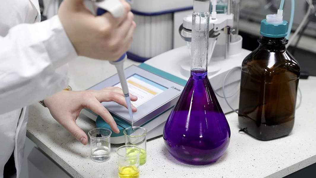 лаборатория лекарства