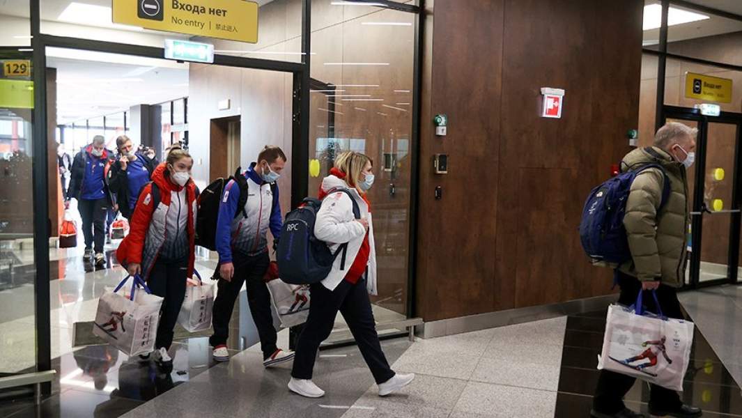 Члены команды Паралимпийского комитета России в аэропорту Шереметьево