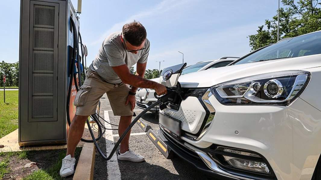 электромобиль 