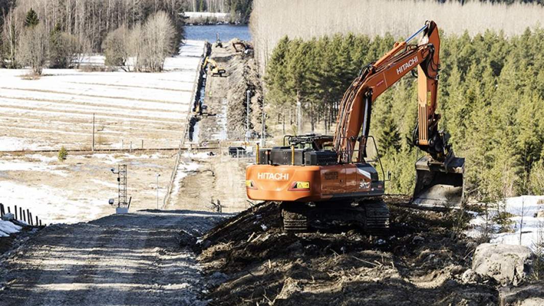 Строительство забора на территории Финляндии около границы с РФ