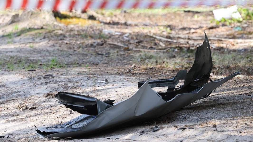 Осколок подорвавшегося автомобиля, в котором находился писатель Захар Прилепин, Нижегородская область