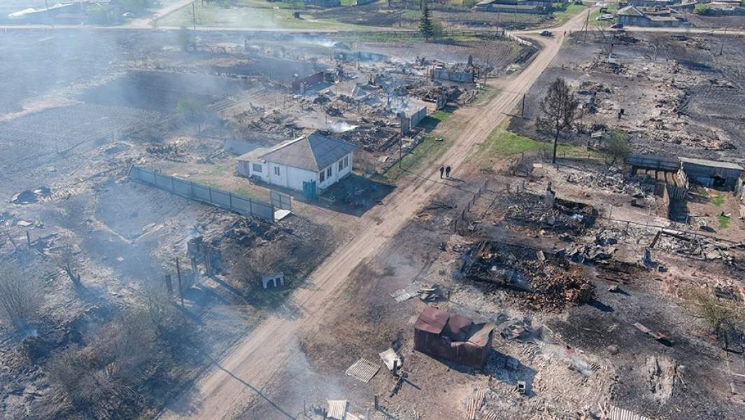 Последствия пожара в селе Юлдус Курганской области