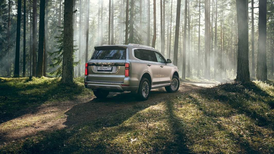 В начальной комплектации Tank 500 обойдется в 5,2 млн рублей. Автомобиль с выдвижными подножками, панорамной крышей, блокировкой переднего дифференциала и некоторыми другими опциями стоит на 600 тыс. рублей дороже