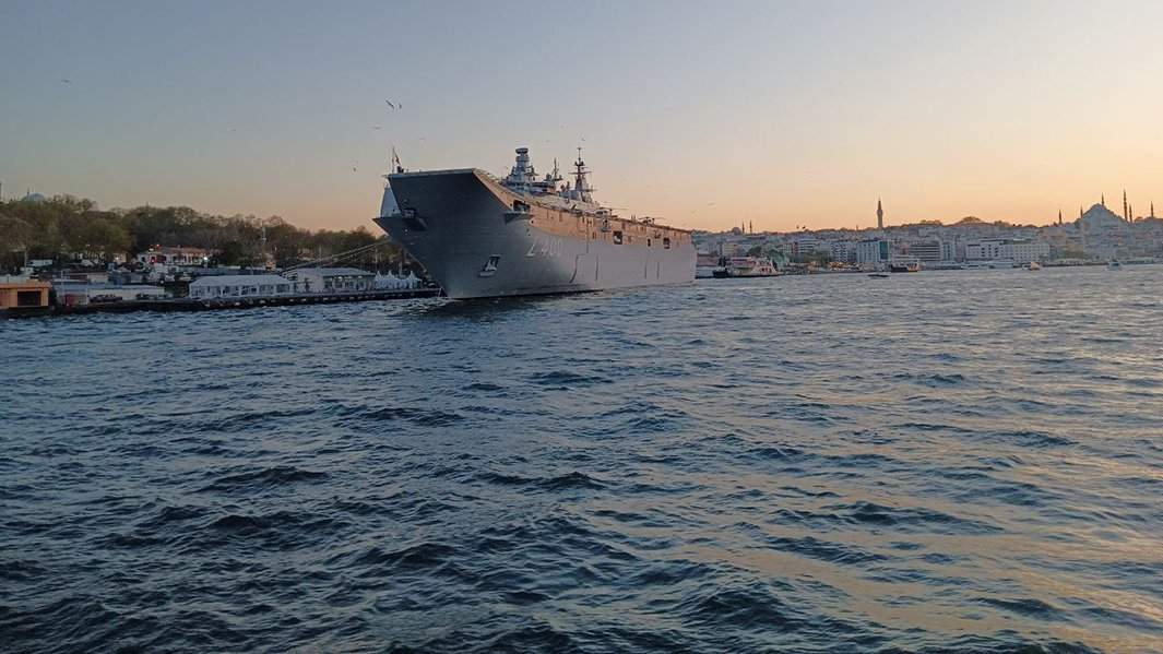 Авианосец TCG Anadolu L400