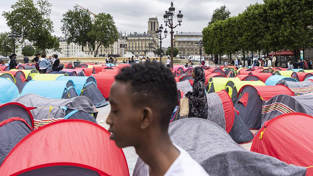 Мигранты в Париже