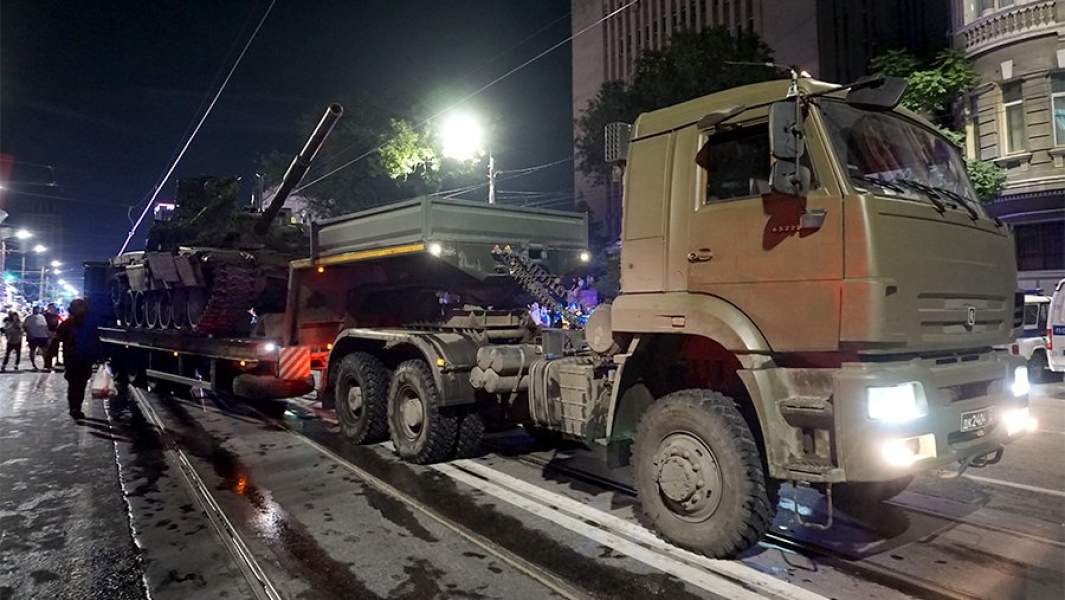 Военная техника ЧВК «Вагнер» на улицах Ростова-на-Дону