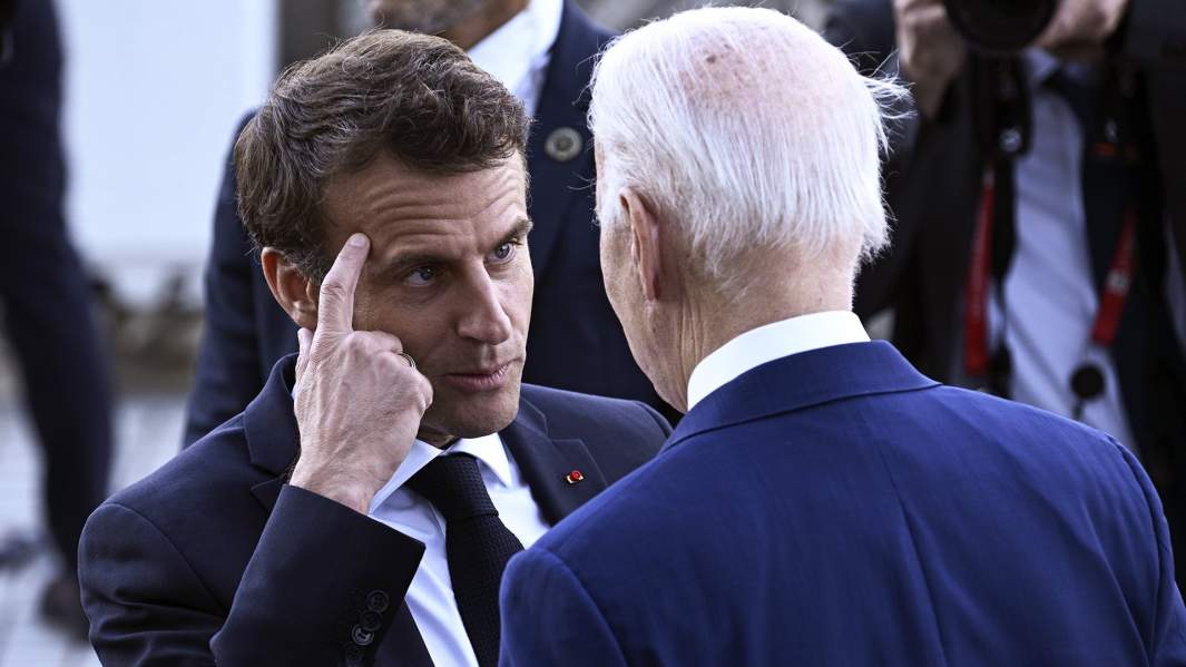макрон и байден