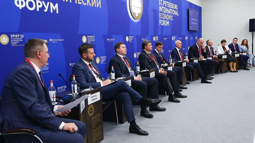 Заседание сессии «Суверенитет в спорте» на ПМЭФ-2023