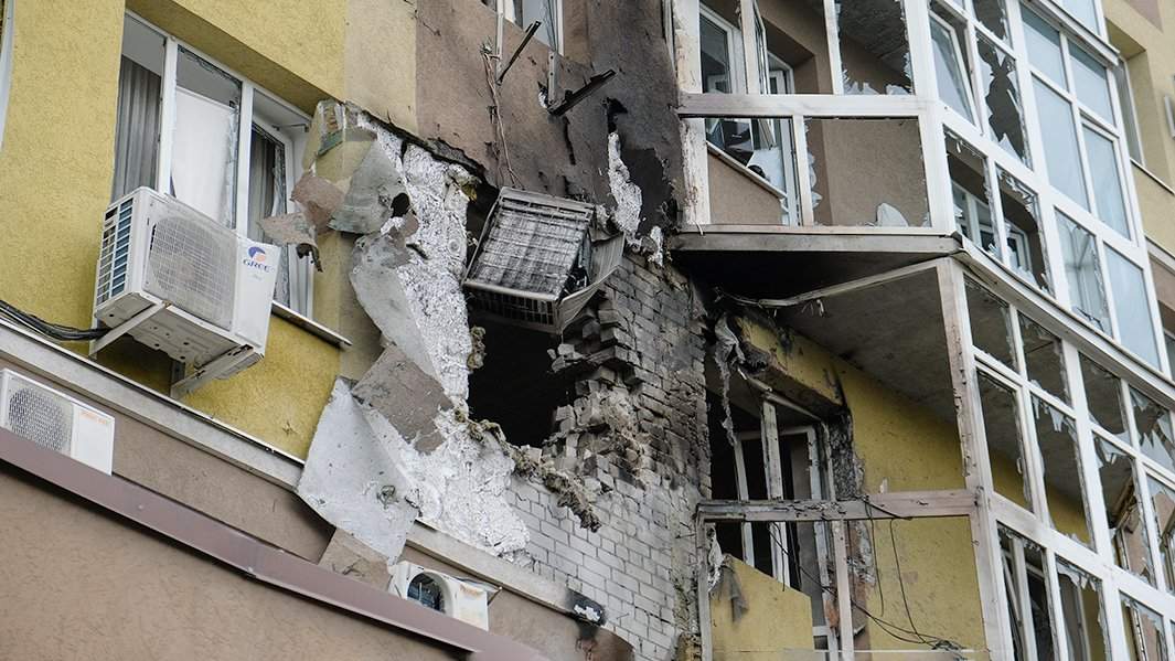 дом после падения беспилотника