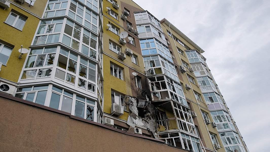 дом после падения беспилотника