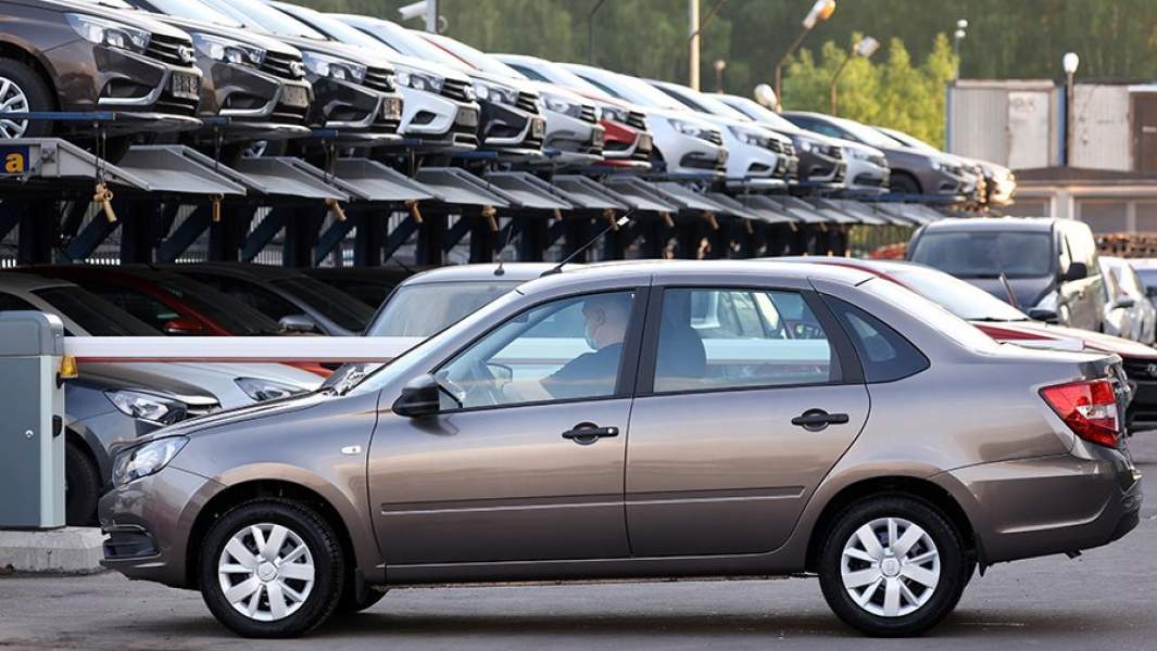 Lada Granta автомобиль