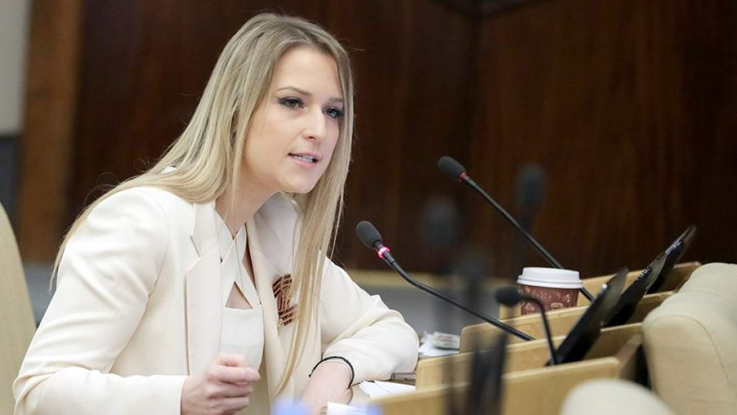 Яна Лантратова на пленарном заседании Государственной Думы РФ