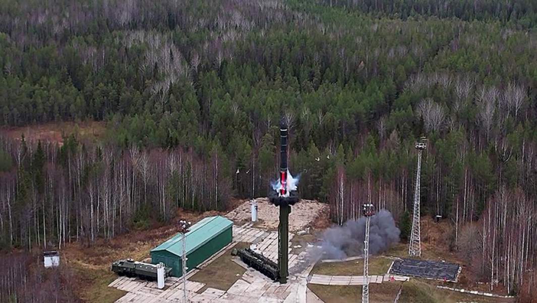 Пуск из ПГРК «Ярс» во время учений по нанесению массированного ядерного удара стратегическими ядерными силами ВС РФ