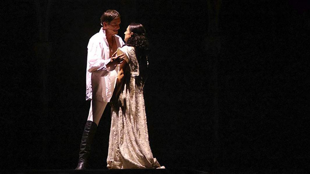 Сцена из спектакля 