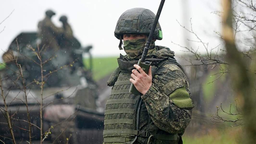  Военнослужащие ВС РФ 