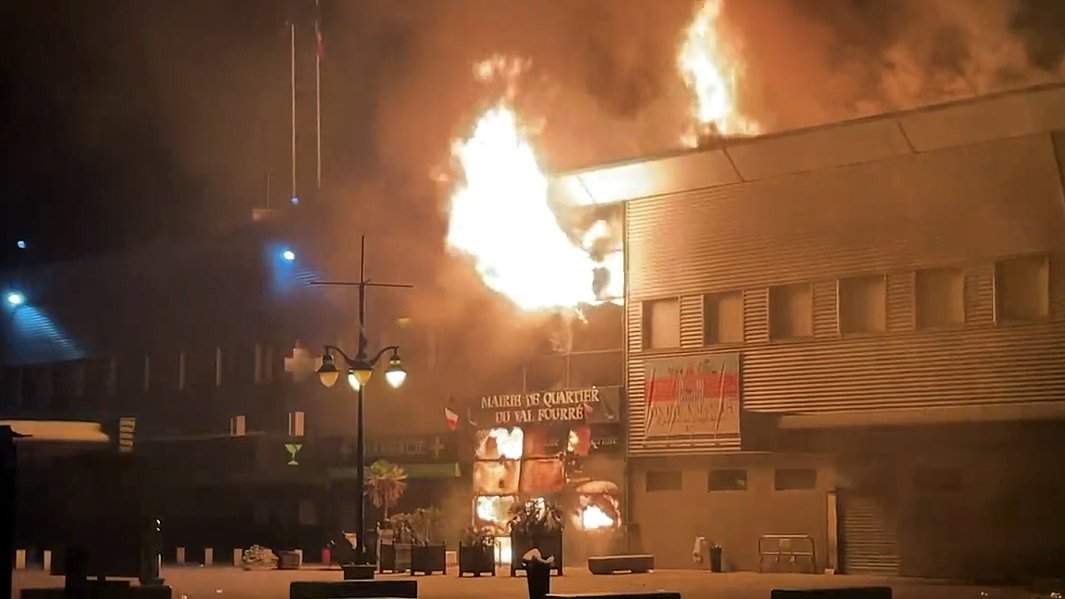 беспорядки во Франции 