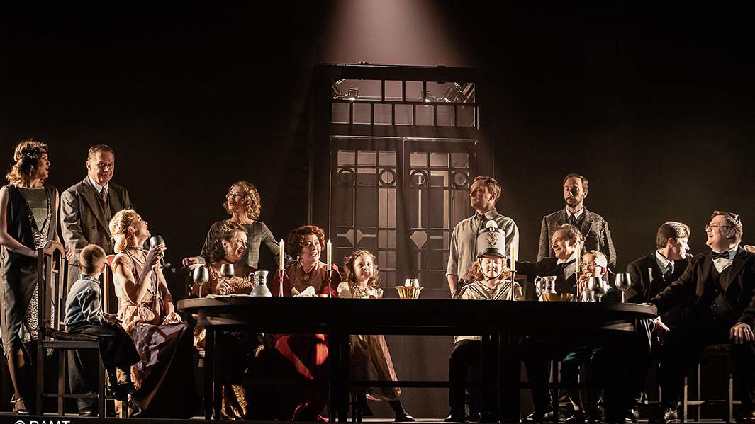 Сцена из спектакля «Леопольдштадт»