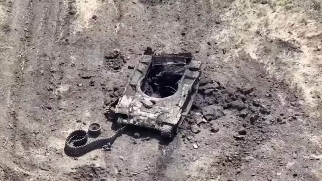 Кадр уничтоженного танка