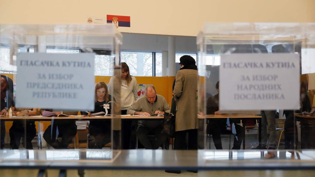 Избирательный участок на выборах в Белграде, Сербия