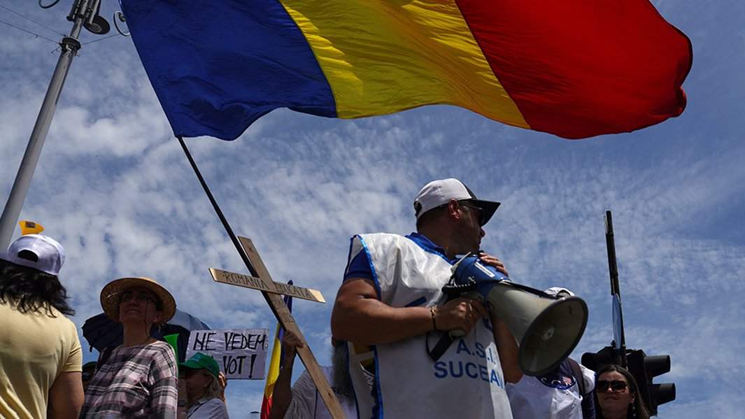 Протест учителей против низких зарплат