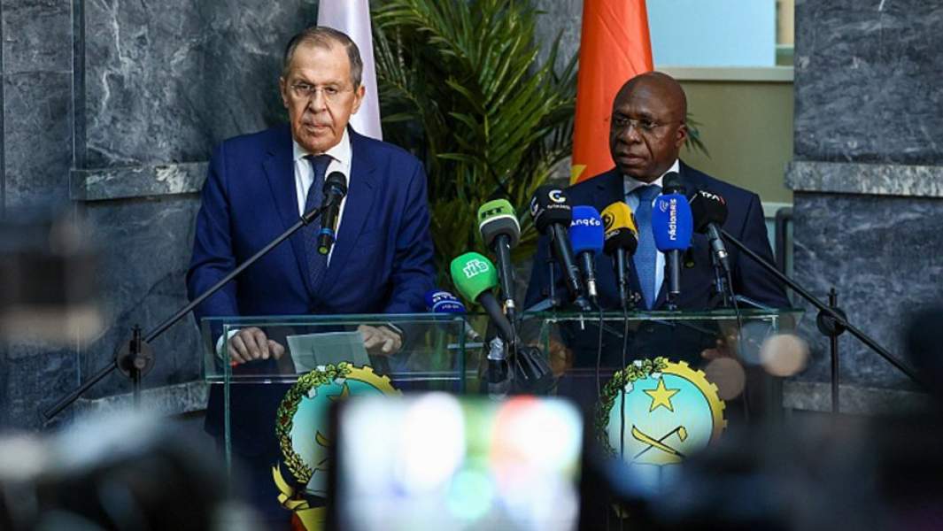 Angola Dışişleri Bakanı Tete Antoniou ile Rusya Dışişleri Bakanı Sergei Lavrov