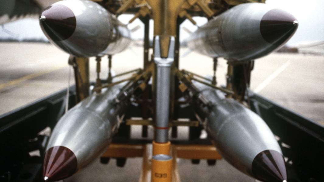 Американские ядерные бомбы свободного падения B61