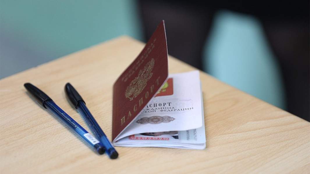 В некоторых регионах граждане до сих пор зарабатывают на жизнь, предоставляя свои паспортные данные и фото менеджерам наркомагазинов