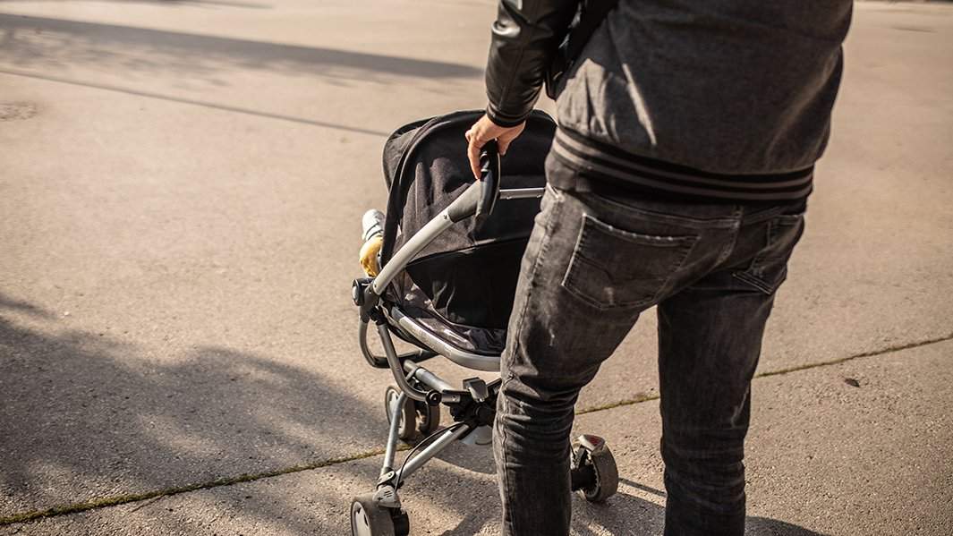 Ребенок в коляске