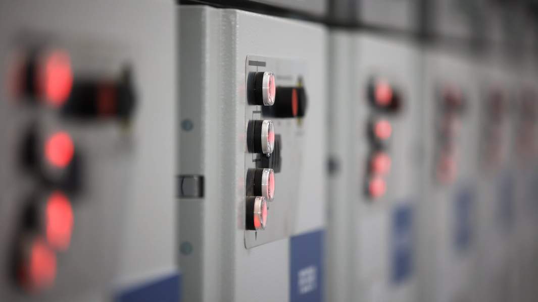 Оборудование на электрической подстанции