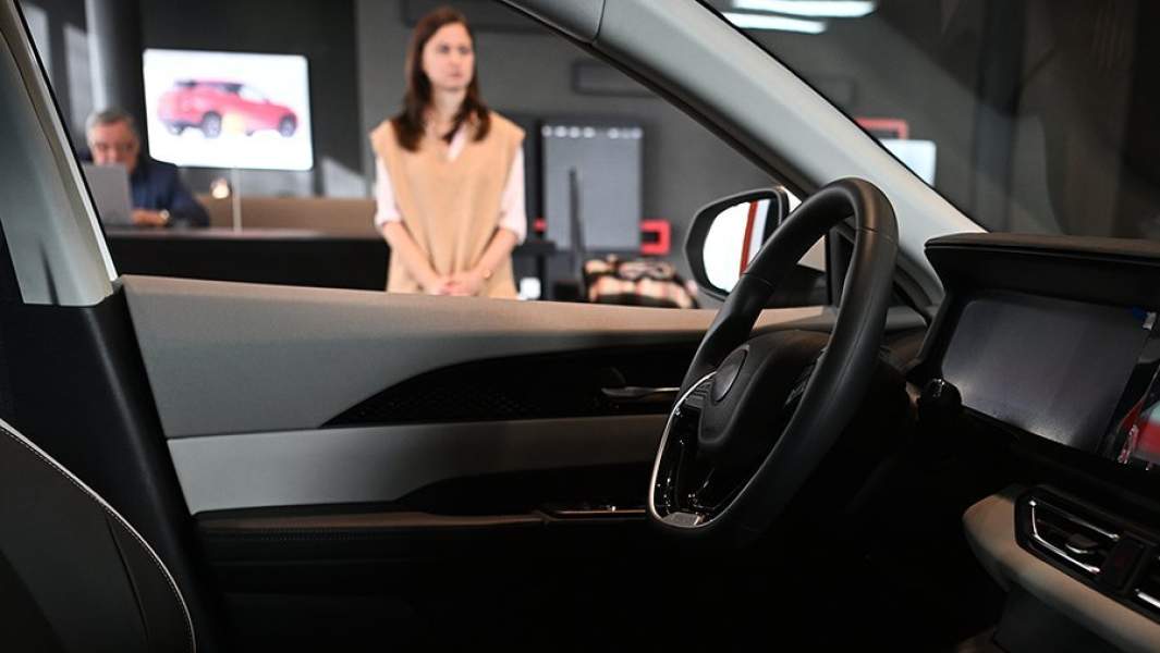 Продажа автомобилей в автосалоне