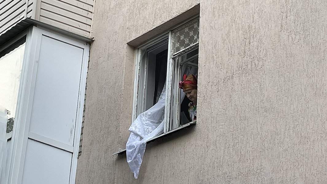 выбитые взрывом окна