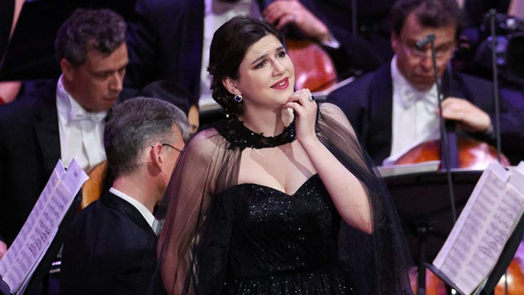 Обладательница первой премии по специальности «Сольное пение» Зинаида Царенко во время гала-концерта лауреатов XVII Международного конкурса имени П.И. Чайковского