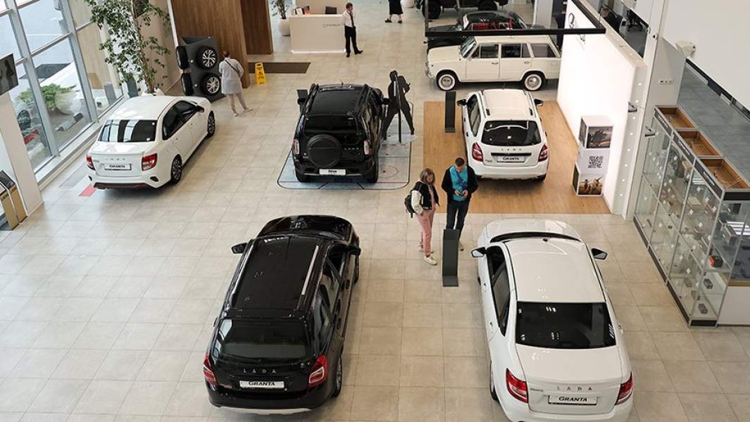 автосалон