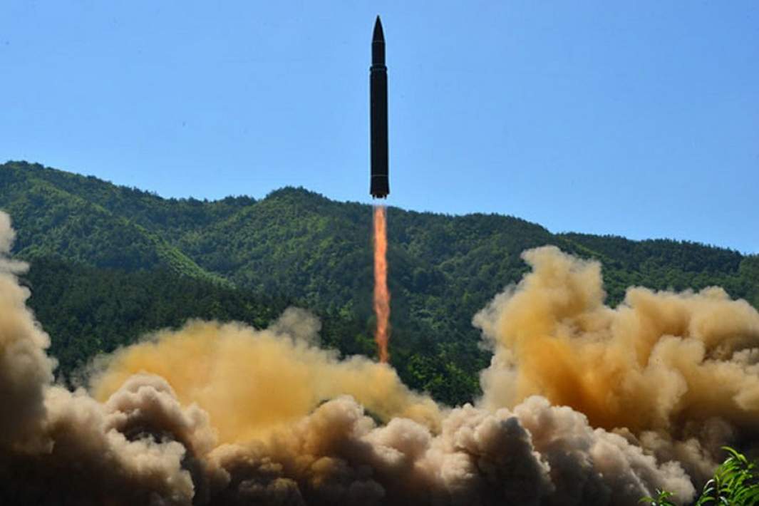 Испытания межконтинентальной баллистической ракеты КНДР