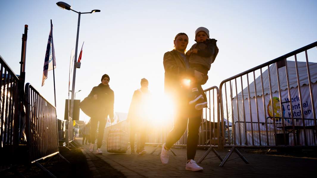 Беженцы, Украина, дети